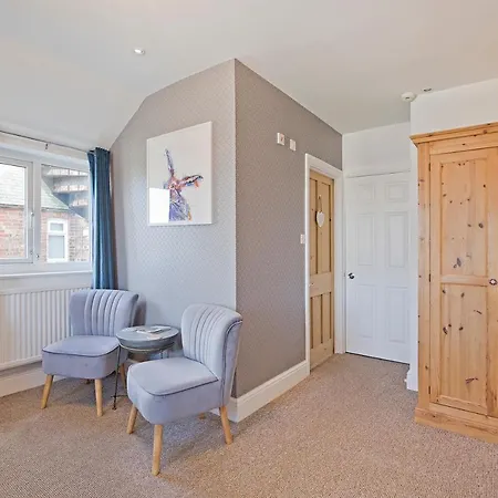 White Rose Pensjonat 4*